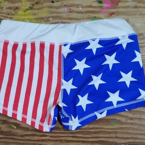 FLEO Colorful Workout Shorts - Picture 4 of 5